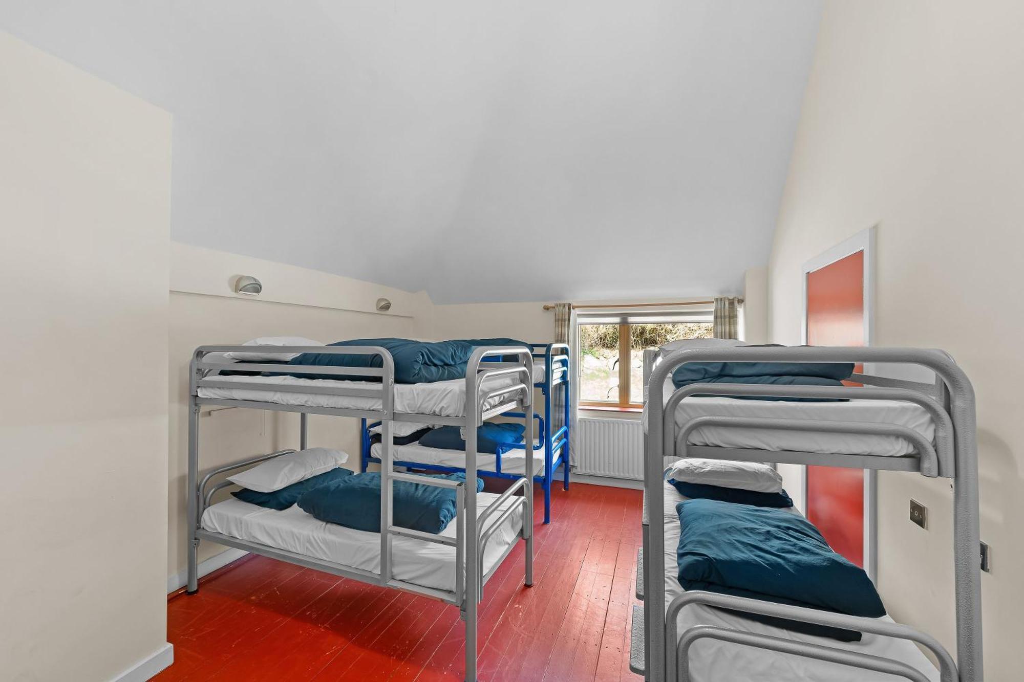 אניסקרי Knockree Hostel מראה חיצוני תמונה