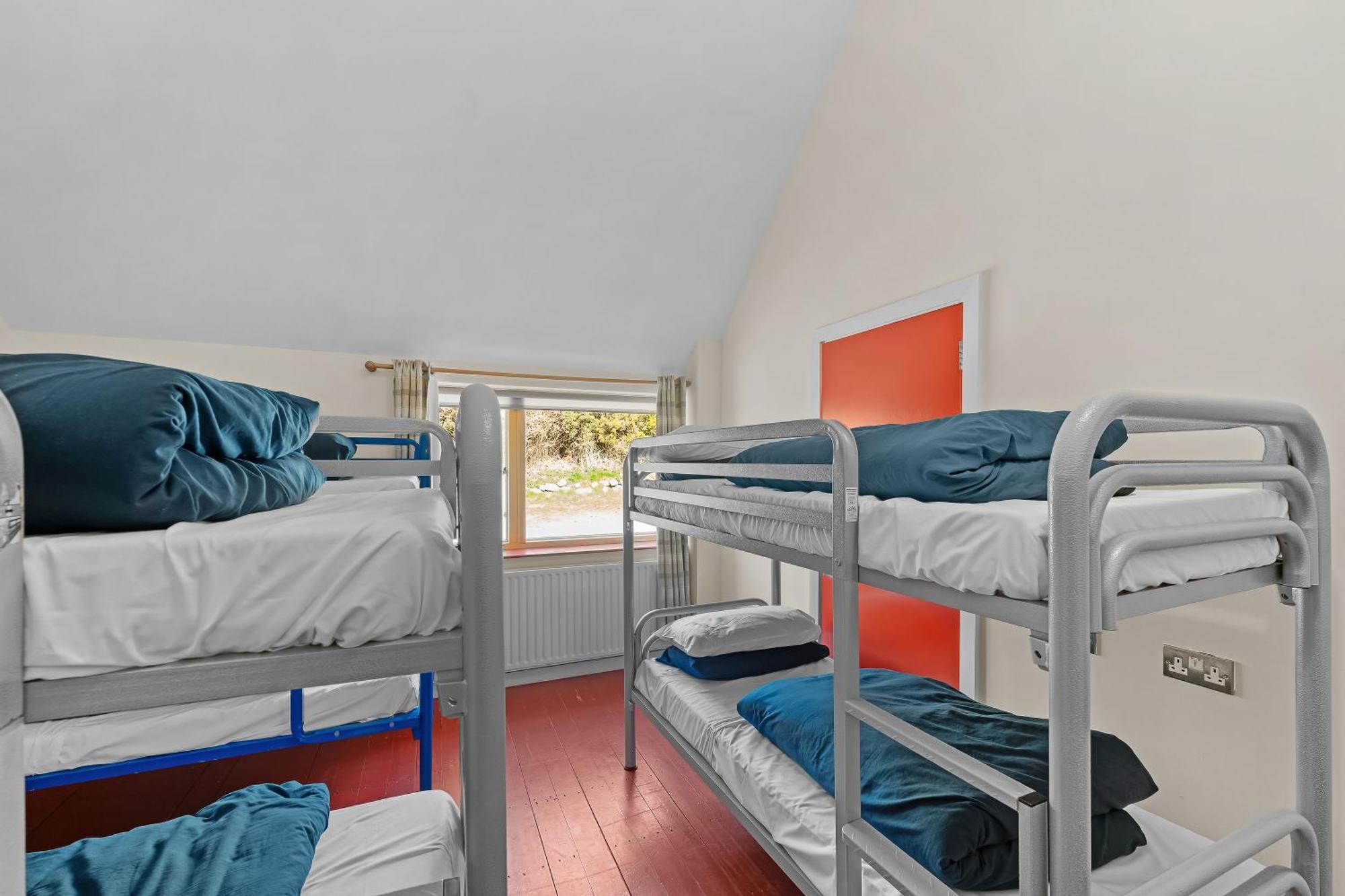 אניסקרי Knockree Hostel מראה חיצוני תמונה