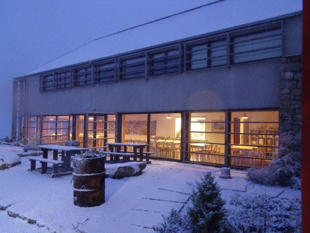 אניסקרי Knockree Hostel מראה חיצוני תמונה